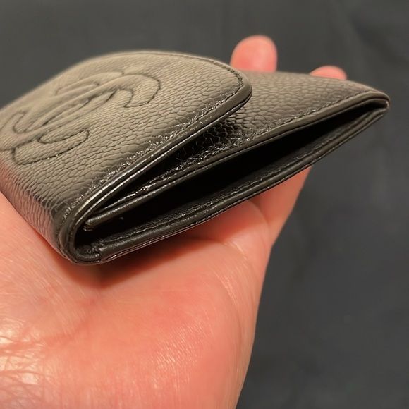 CHANEL Textured Black Leather Wallet - Picture 4 of 12